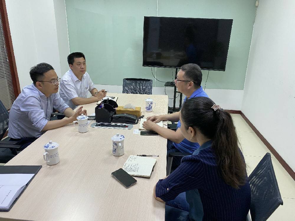 无锡市工信局领导来开云手机入口官网-开云(中国)科技开展“三联三解”活动